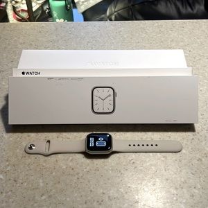 Apple Watch Series 7 41 mm Starlight Aluminum - EUC!  Offers Welcome!!!